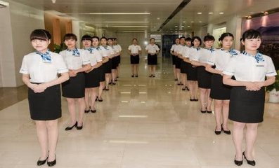 提升社交礼仪与自身修养 会展服务从业者的进阶指南